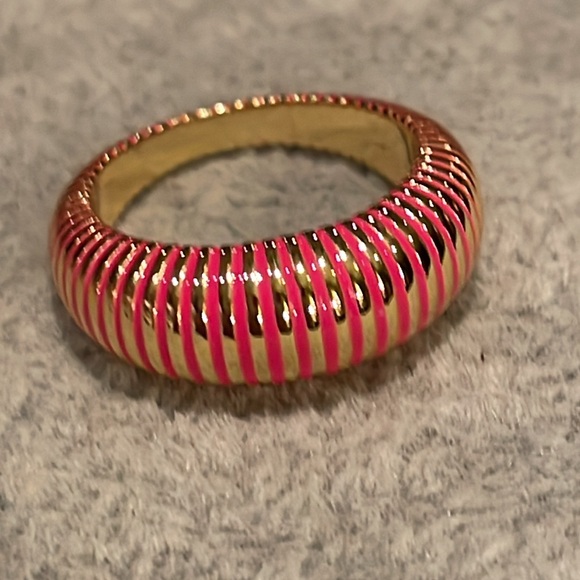 GORJANA
18 Kt Gold Catalina Enamel Ring NWOT Pink Size 5 - Picture 6 of 6